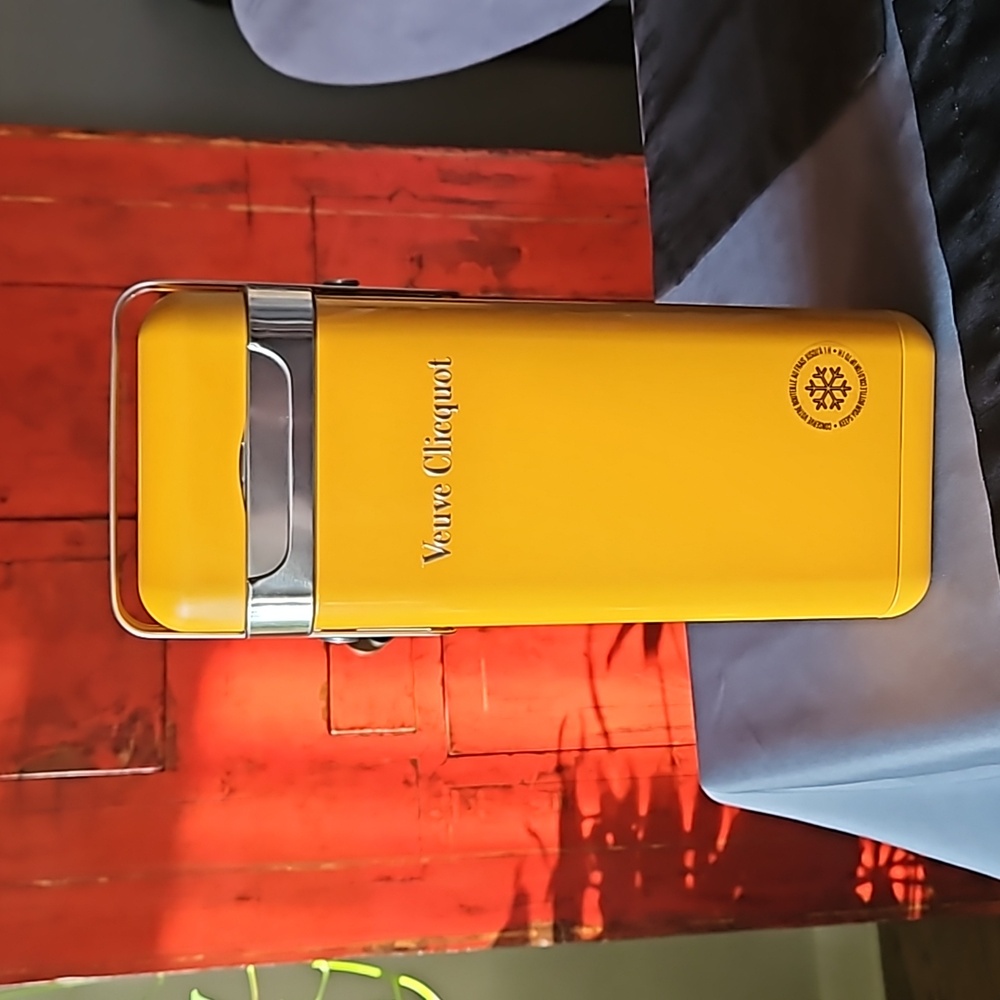 Veuve Cooler Gift Box